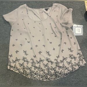#91 Torrid 2 butterfly blouse with button back detail
